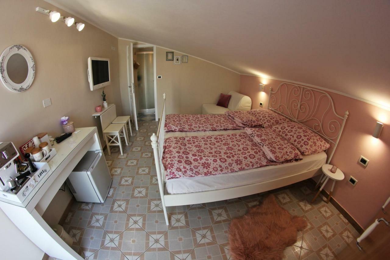 Room And Apartment Doris โลเวร็ตชิกา ภายนอก รูปภาพ