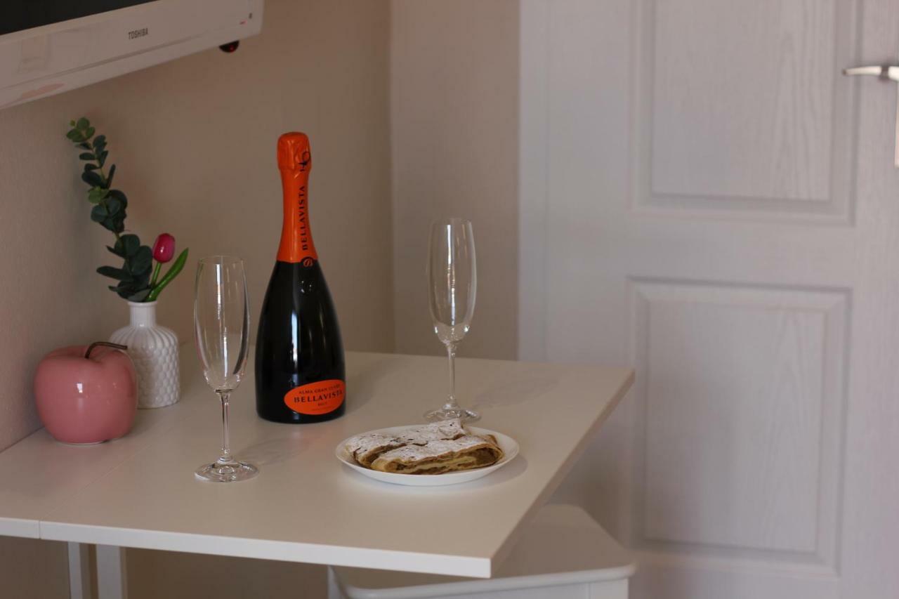Room And Apartment Doris โลเวร็ตชิกา ภายนอก รูปภาพ