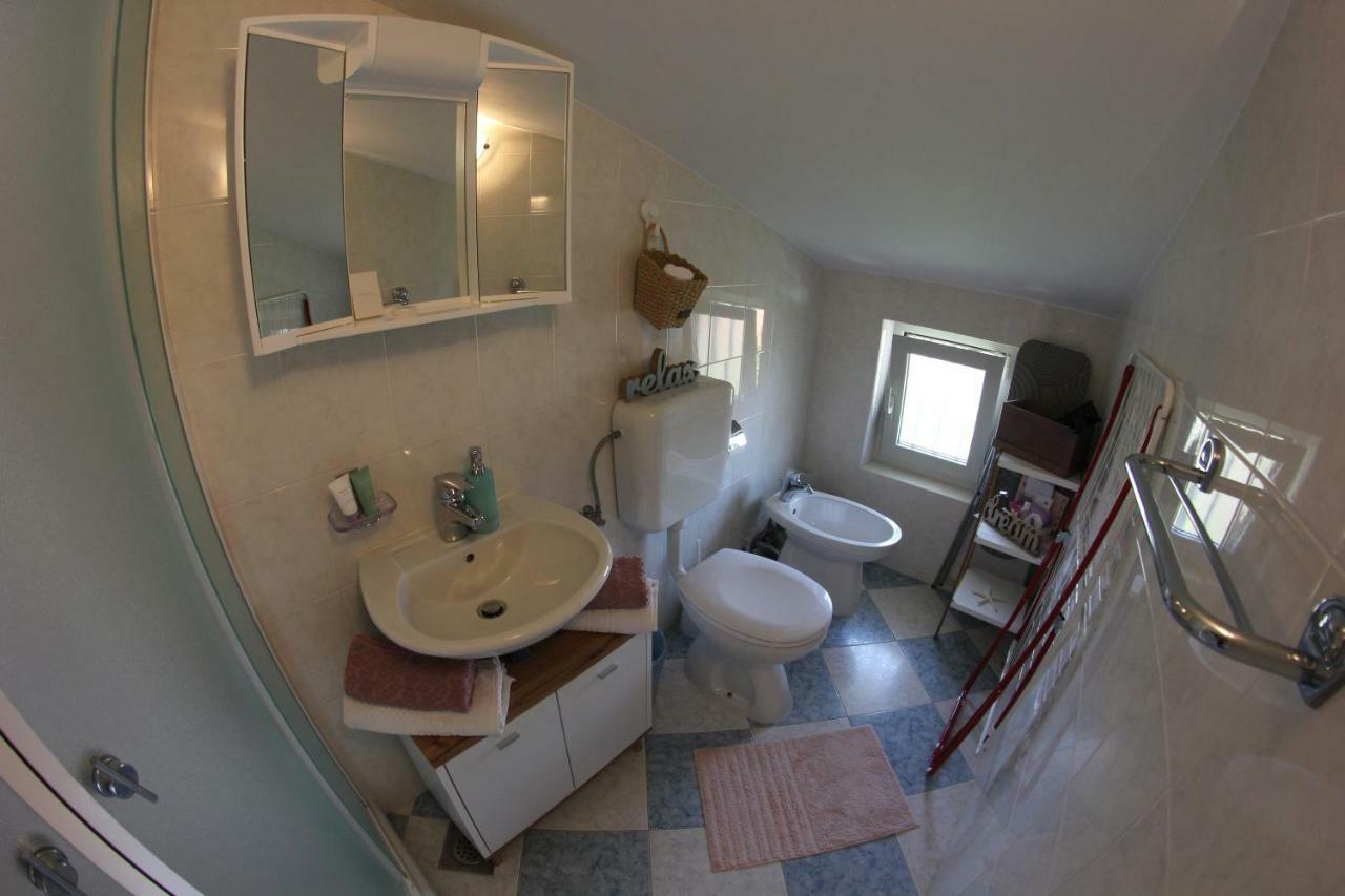Room And Apartment Doris โลเวร็ตชิกา ภายนอก รูปภาพ