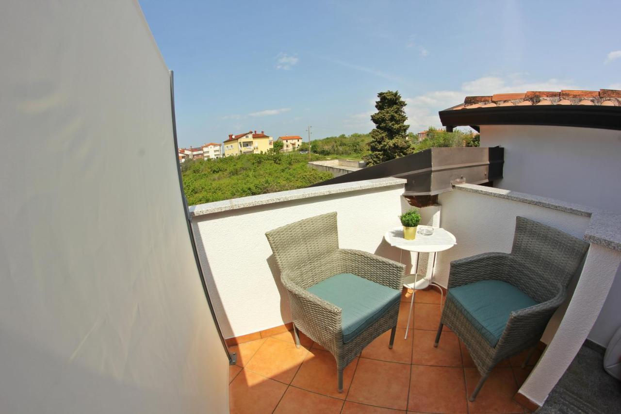 Room And Apartment Doris โลเวร็ตชิกา ภายนอก รูปภาพ