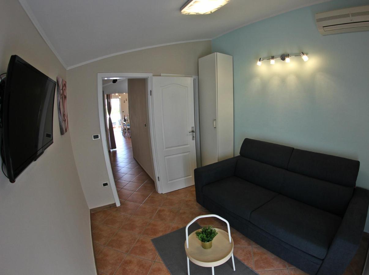 Room And Apartment Doris โลเวร็ตชิกา ภายนอก รูปภาพ