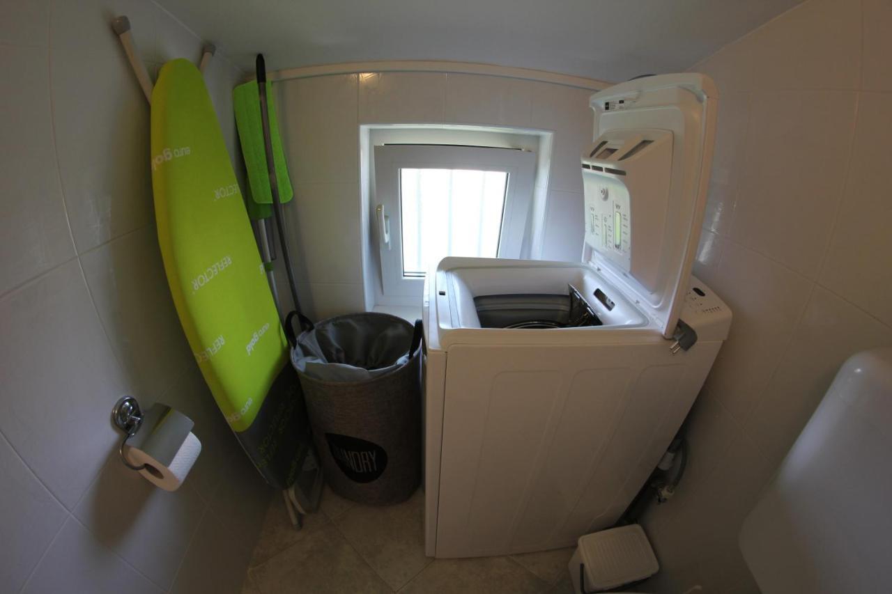 Room And Apartment Doris โลเวร็ตชิกา ภายนอก รูปภาพ
