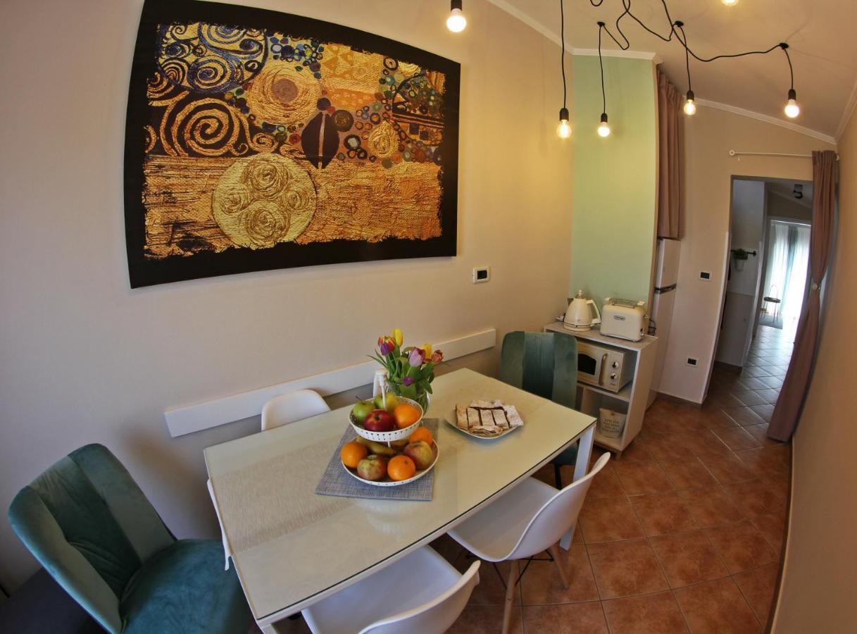 Room And Apartment Doris โลเวร็ตชิกา ภายนอก รูปภาพ