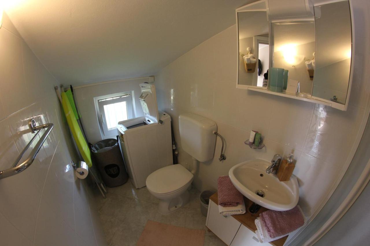 Room And Apartment Doris โลเวร็ตชิกา ภายนอก รูปภาพ