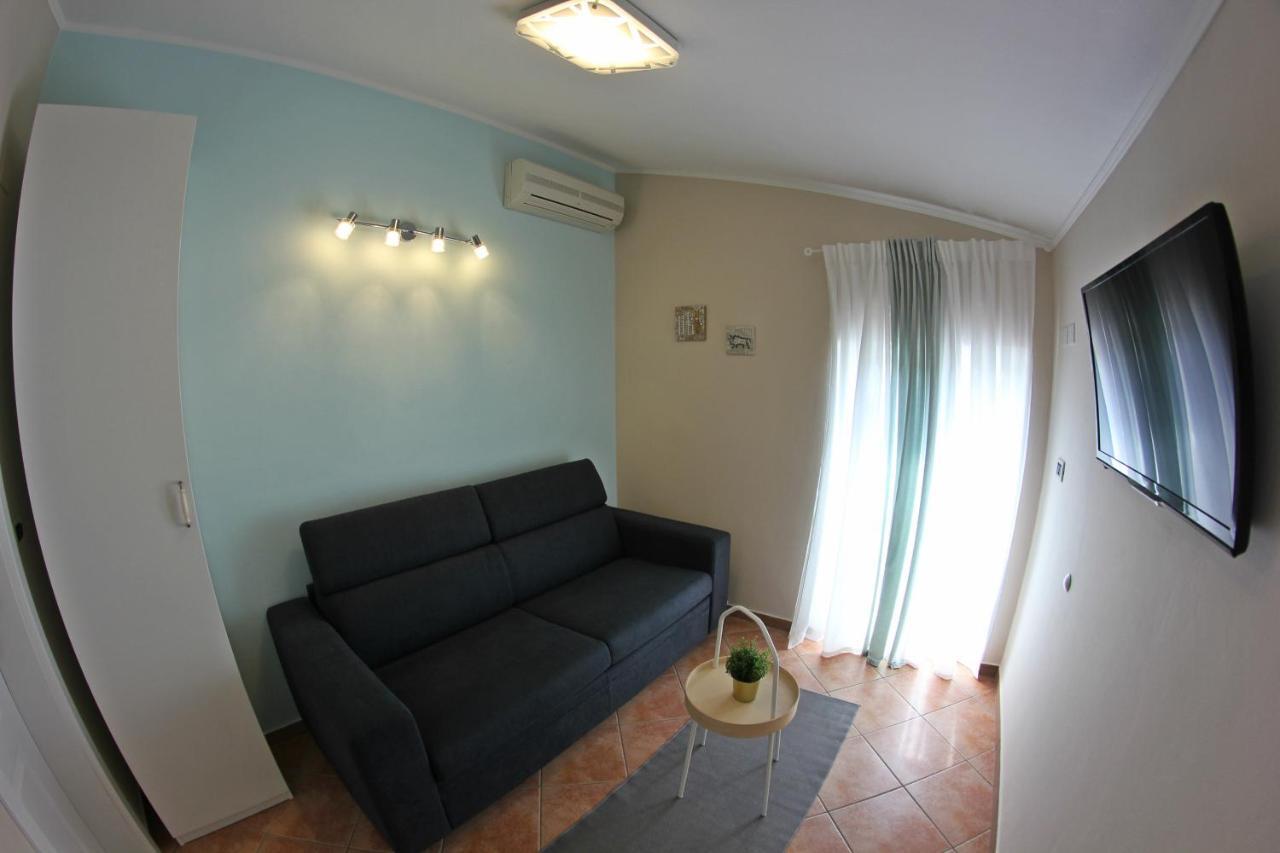Room And Apartment Doris โลเวร็ตชิกา ภายนอก รูปภาพ