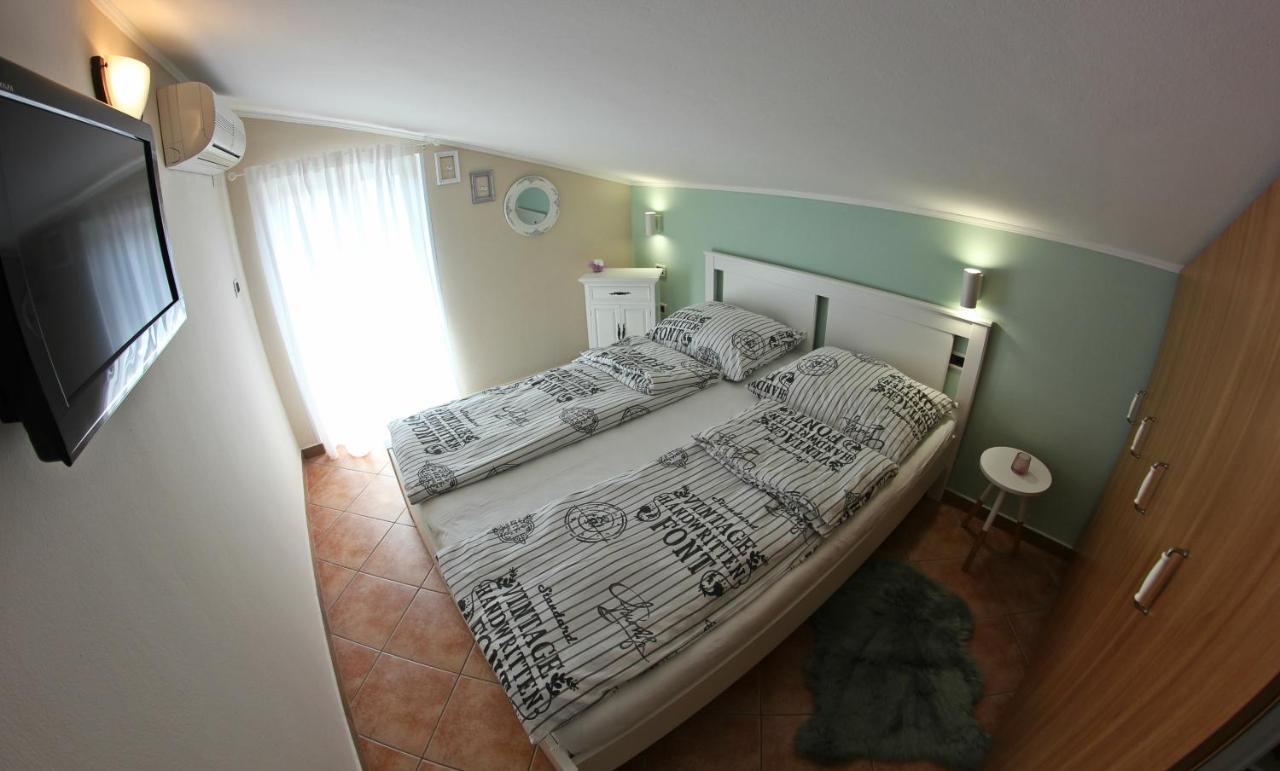 Room And Apartment Doris โลเวร็ตชิกา ภายนอก รูปภาพ