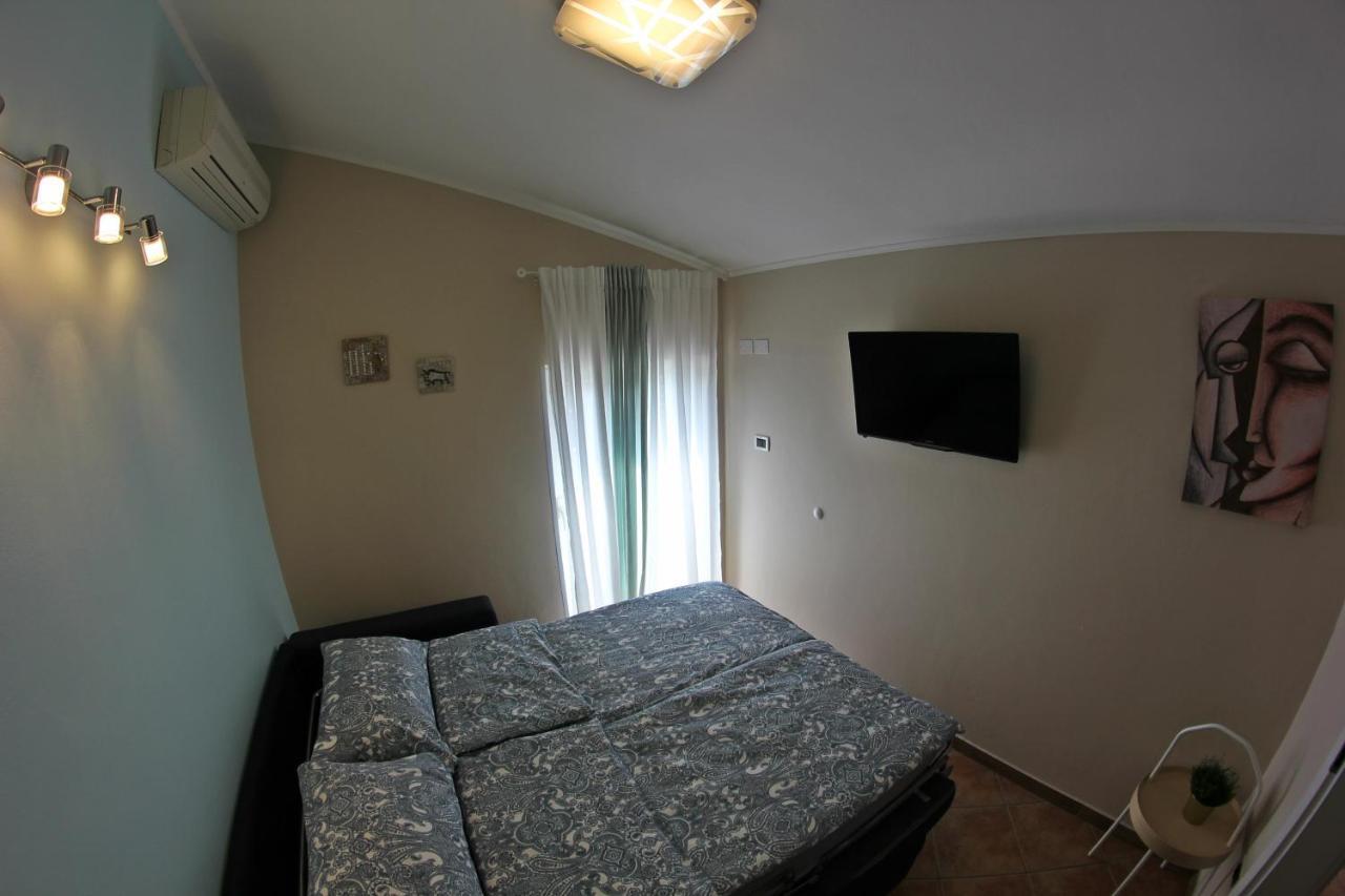 Room And Apartment Doris โลเวร็ตชิกา ภายนอก รูปภาพ